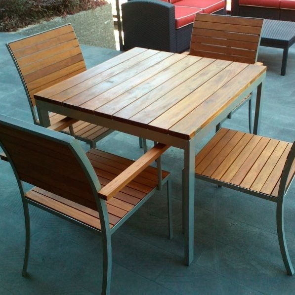 Mesas y sillas de madera a medida en Valencia