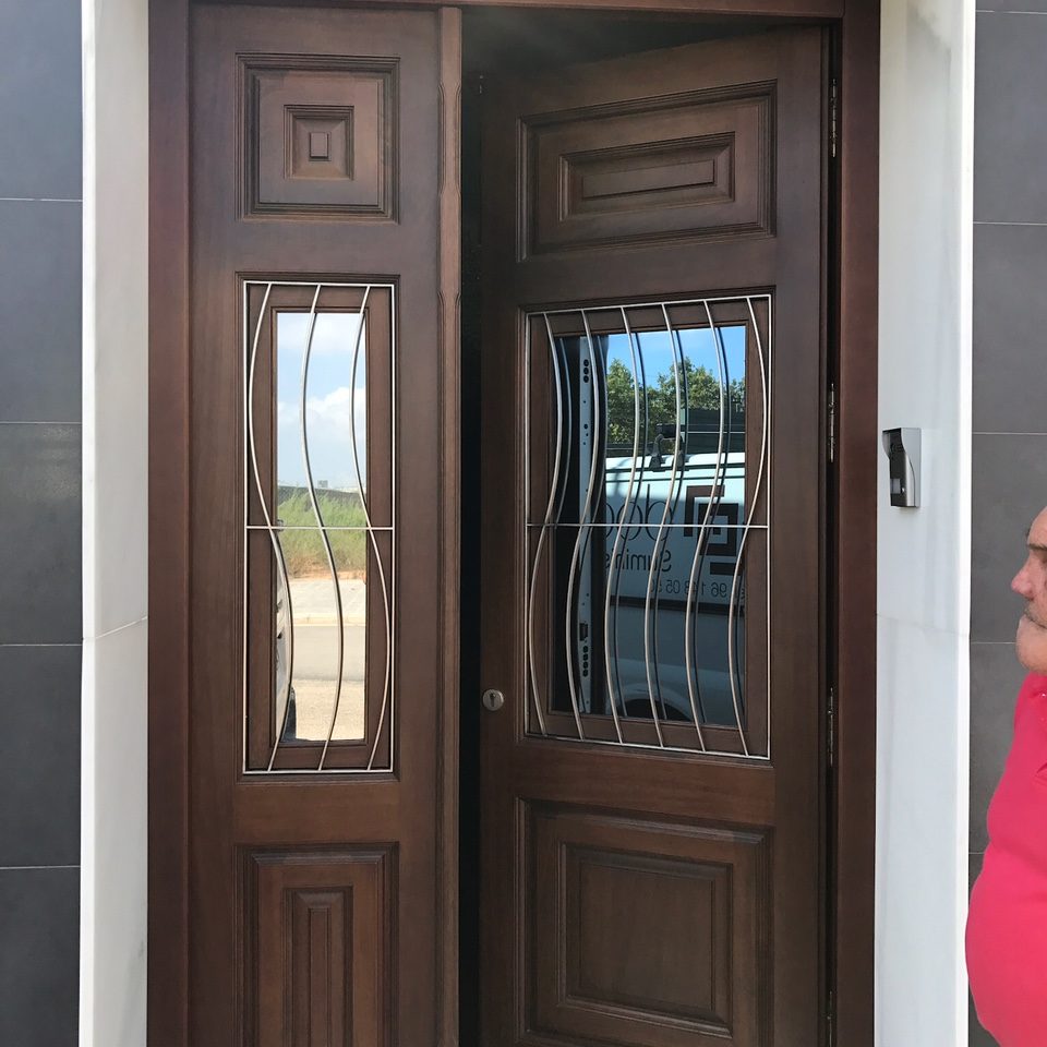 Restauración de puertas de madera en Valencia