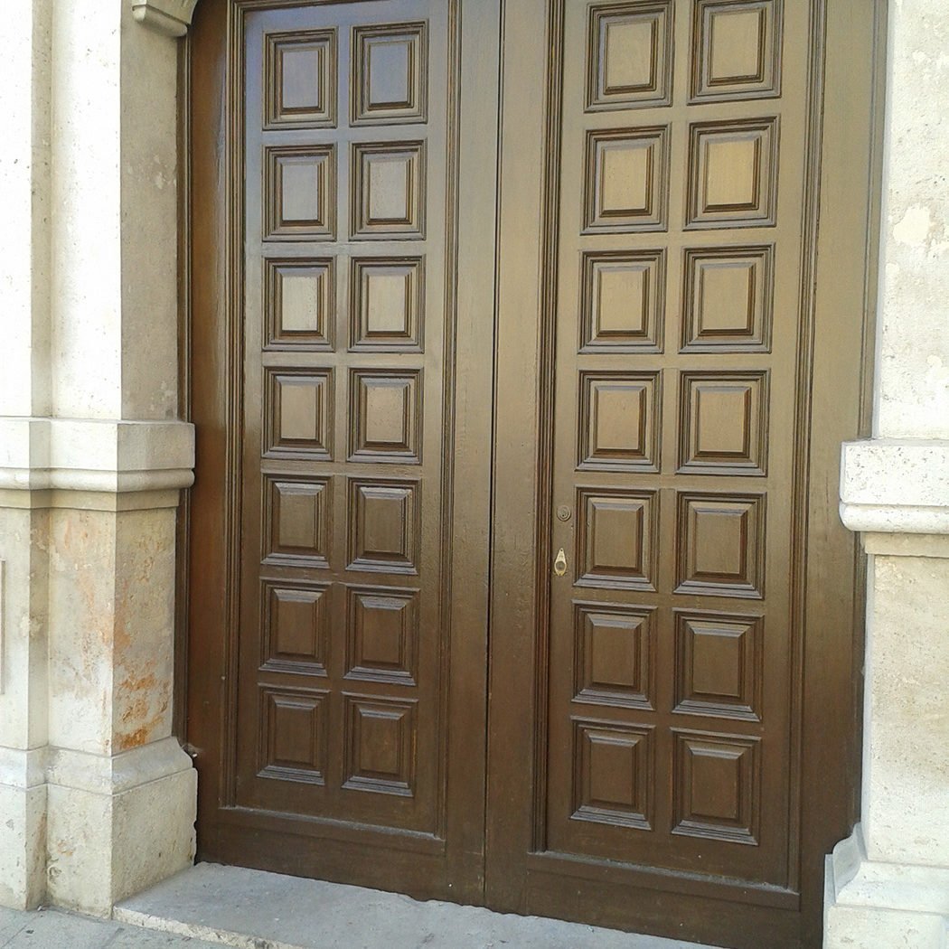 Restauración de puertas de madera en Valencia