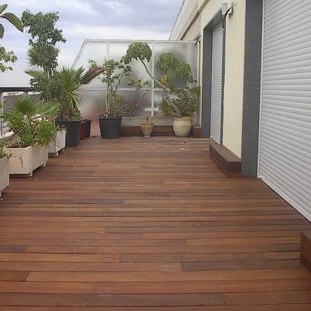 Suelos de madera para piscinas Valencia