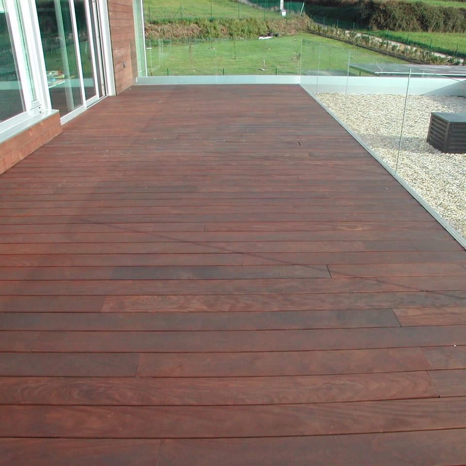 Suelos de madera para piscinas Valencia