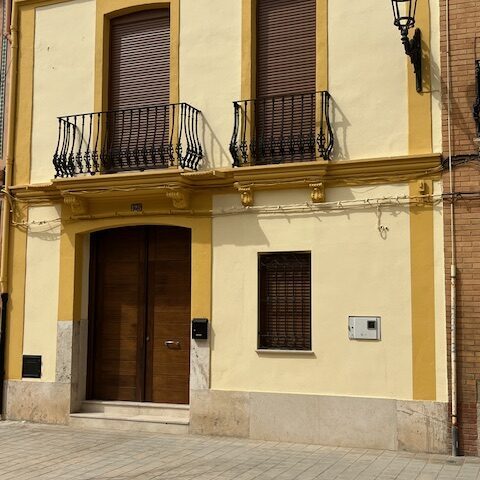 Puertas de calle de madera maciza