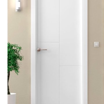 Puerta de madera lacada blanca