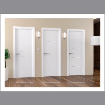 Puerta de madera lacada blanca