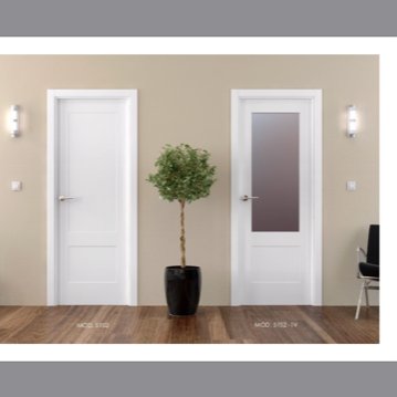 Puerta de madera lacada blanca