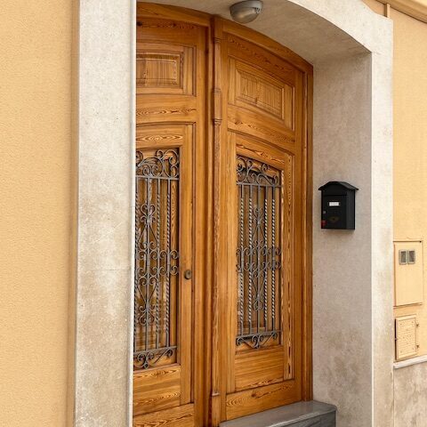 Barnizado y lacado de muebles en valencia