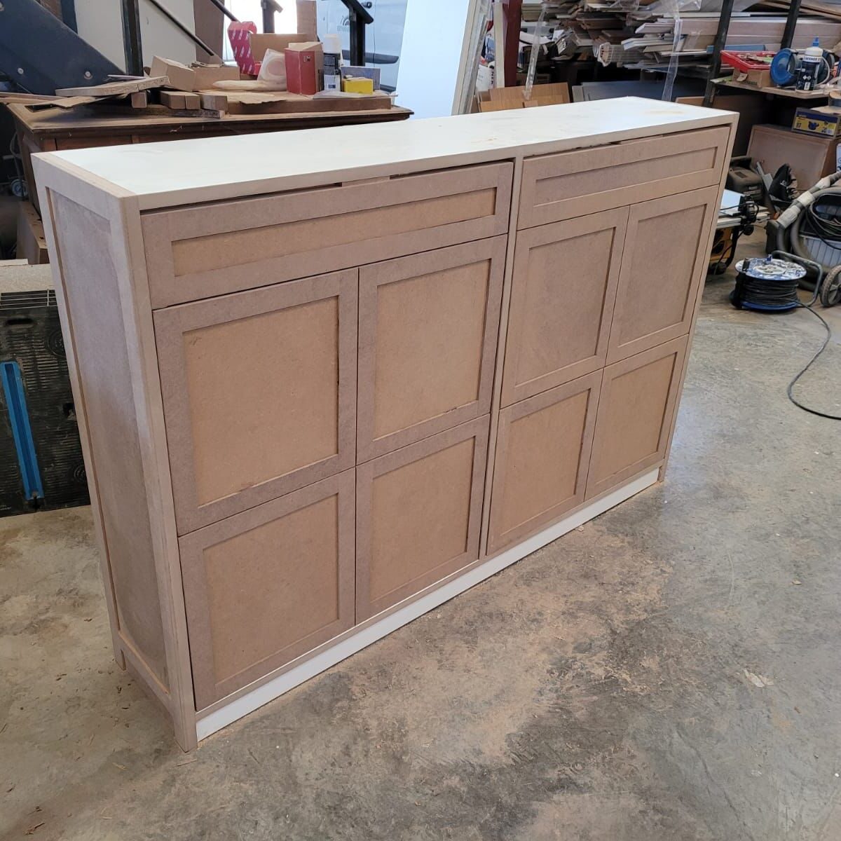 Barnizado y lacado de muebles en valencia