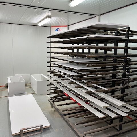 Barnizado y lacado de muebles en valencia